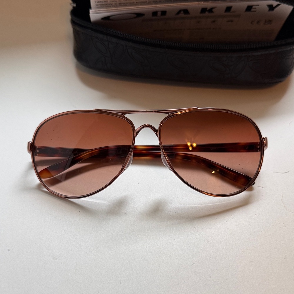 Oakley Aviator Sunglasses - rose gold